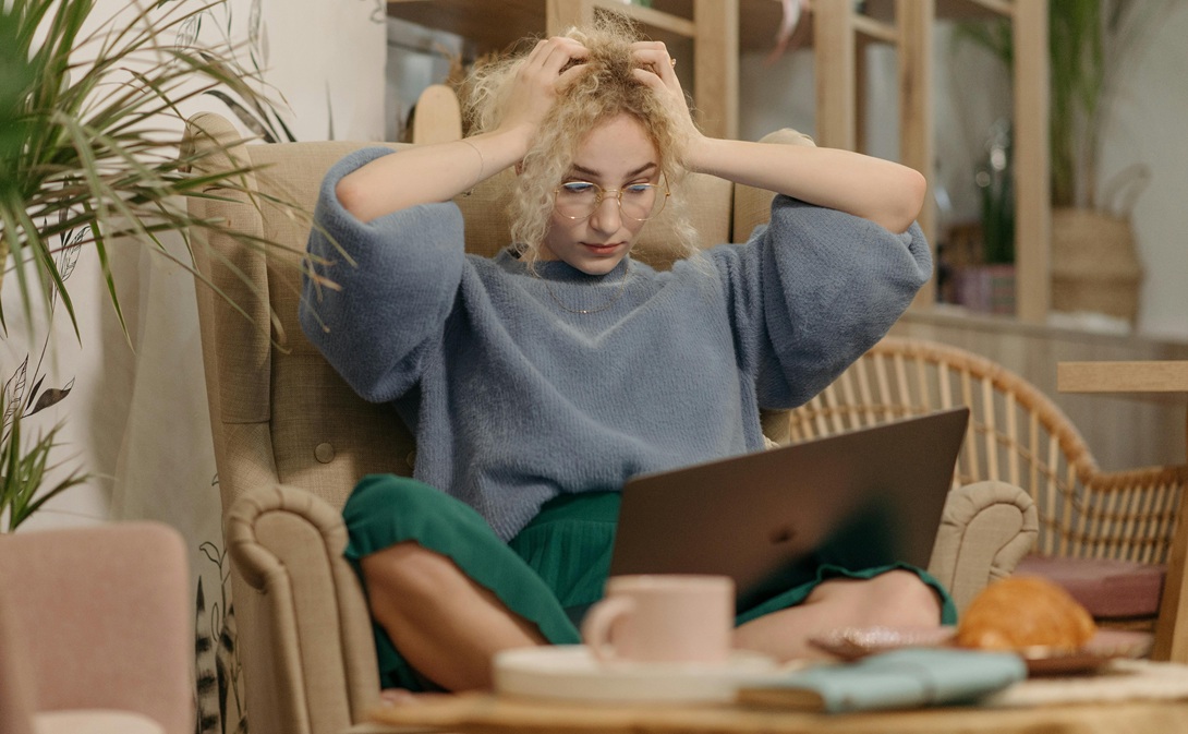 common financial pitfalls women should avoid