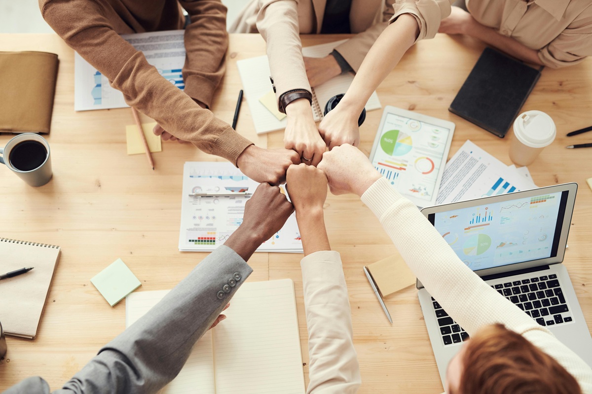 how leadership development programs help women break workplace barriers