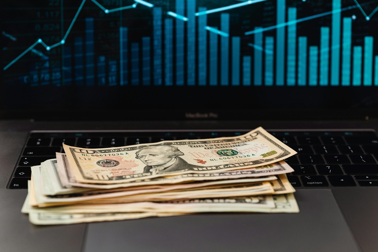 finance and accounting certifications for women to access high income jobs without degree